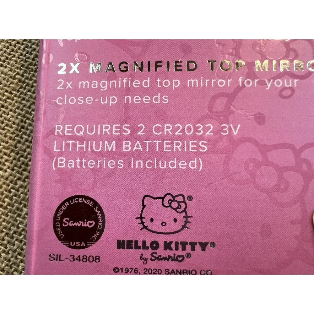 New Sanrio HELLO KITTY Kawaii LED Compact Vanity Mirror Face Red Bow